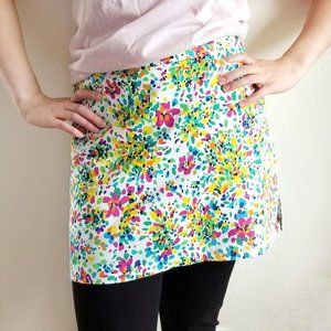 Multicolor White Abstract Floral Size 6 Skort